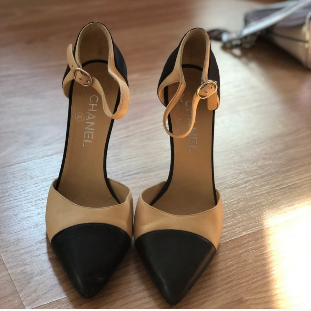 Stunning authentic Chanel heels - Picture 3 of 9